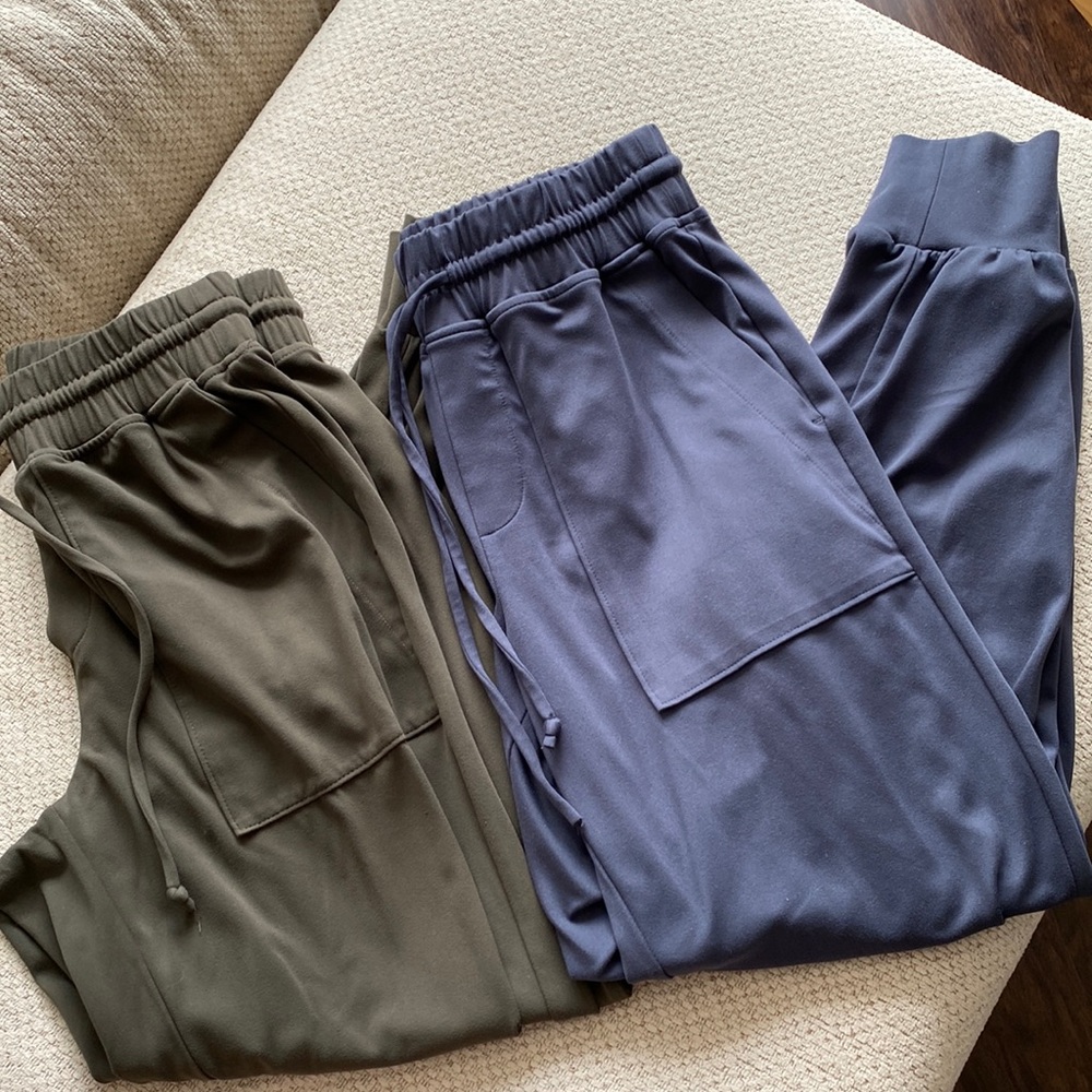 Lou & Grey joggers set of 2